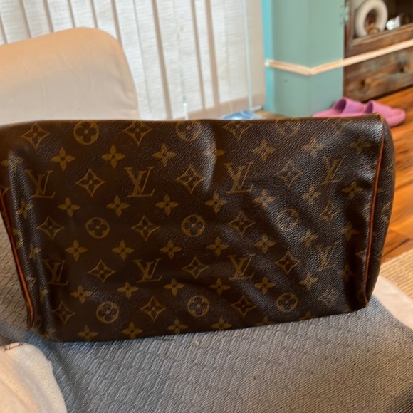Louie Vuitton Speedy - Picture 8 of 16